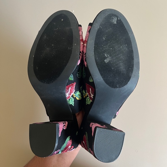 Floral Embroidered Womens Slip On Heel - Picture 10 of 15